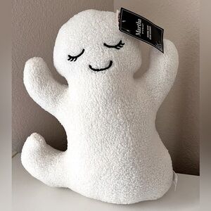Martha Stewart White Ghost pillow